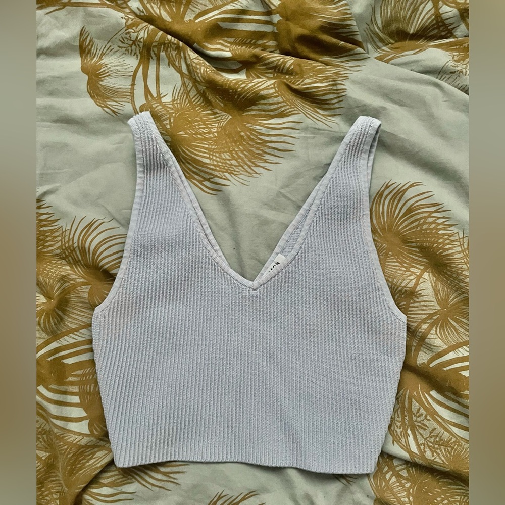 Babaton sculpt knit v neck tank baby blue S